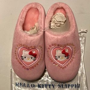 *PRICE DROP*GIRLS HELLO KITTY PLUSH Faux Suede Pink SLIPPERS Sz 4-5 NWOT/NIB